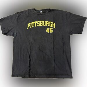 Genuine Merchandise MLB Black Tee with Yellow Pittsburgh Jones 46